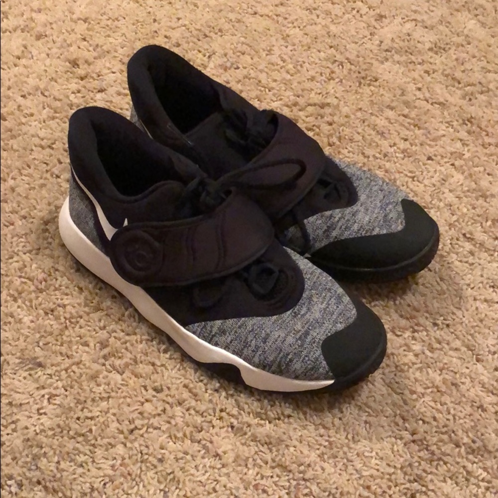 KD basketball shoes